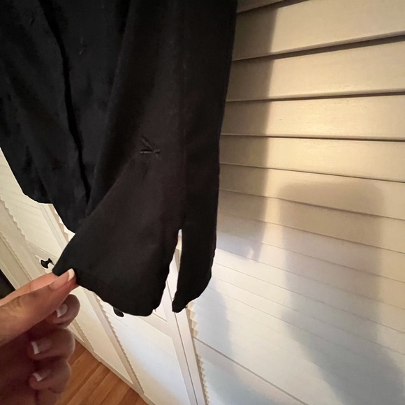 Talbots Short sleeve black Dragonfly blouse. Size small - Picture 4 of 8